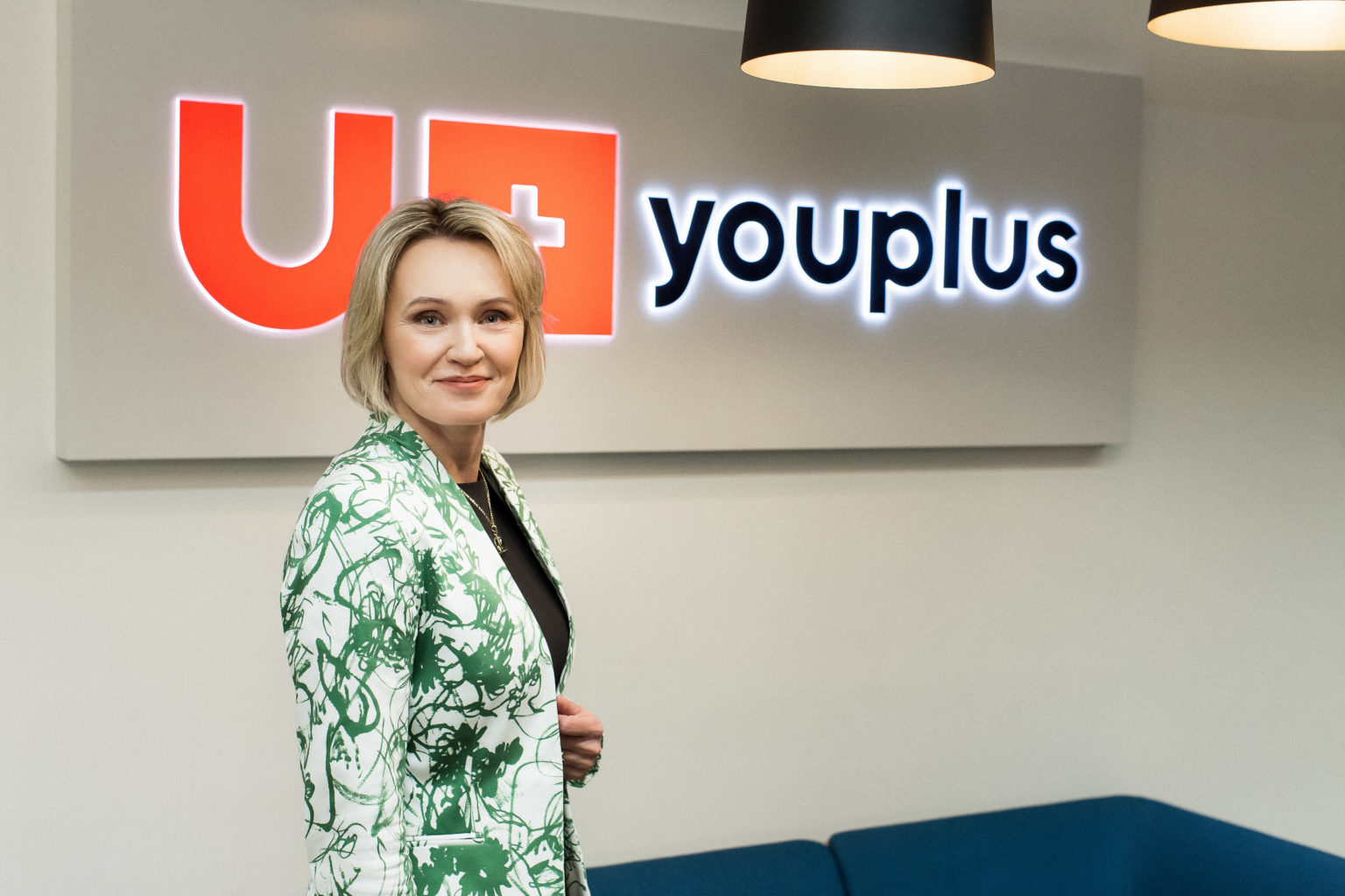 20211111 161620 0721 youplus portrety - YOUPLUS - YOUPLUS